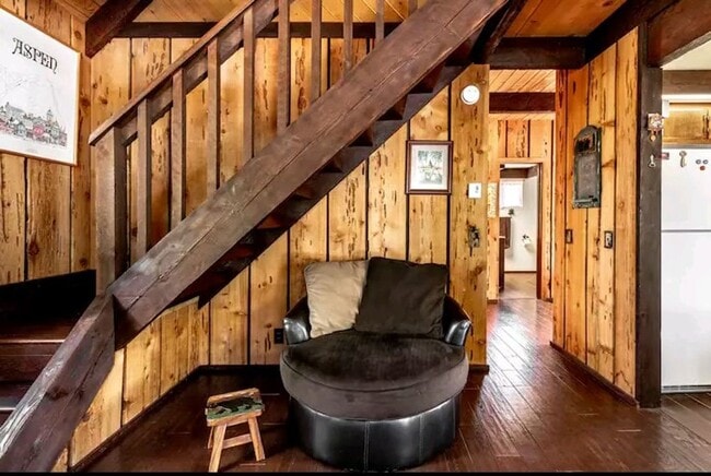 Building Photo - Serene Lakeview Cabin