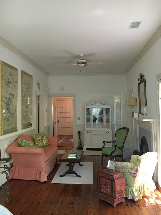 Building Photo - Charming Fully Furnished Garden CottageLlocated in South of Broad