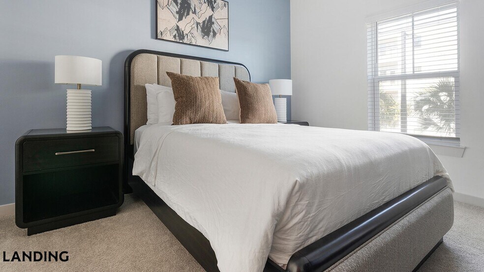 Building Photo - 6000 Front St