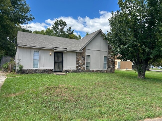 Building Photo - Cute 3BR 2 Bath
