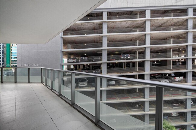 Building Photo - 1300 Brickell Bay Dr