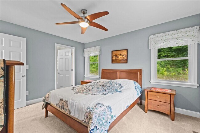 Building Photo - Contemporary with Gorgeous Views in Hinesburg, Vermont - Fully Furnished w/ Utilities Included