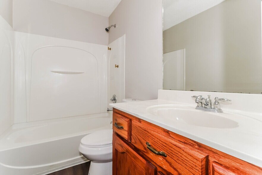 Building Photo - 1708 Cherry Creek Dr