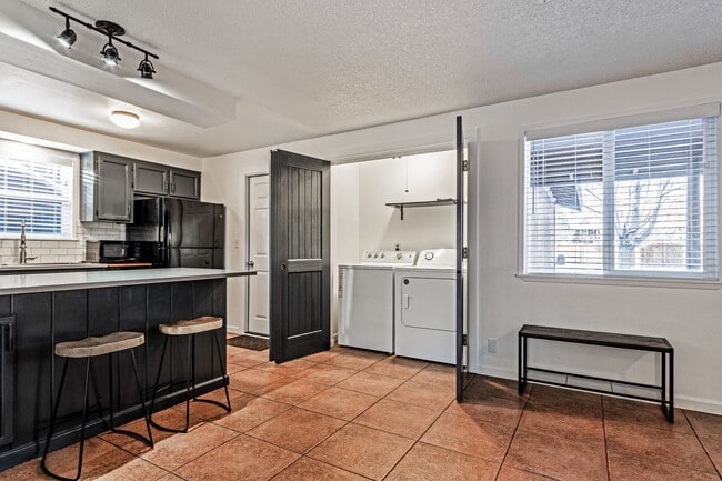 Building Photo - Fully Remodeled 3BR/1BA in the Heart of Bend