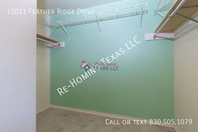 Building Photo - 13011 Feather Ridge Dr