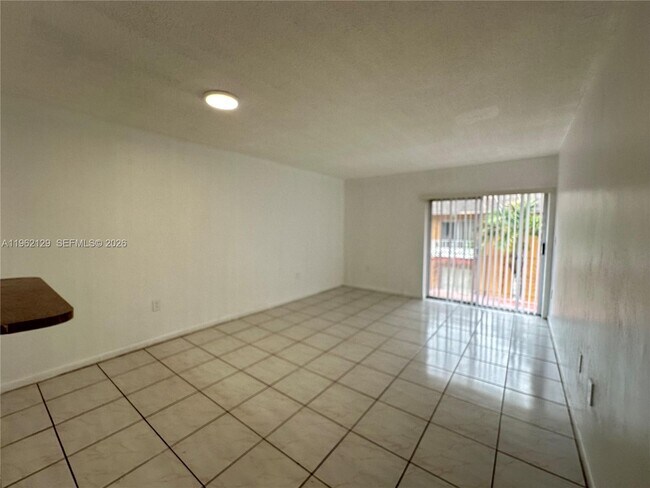 Building Photo - 1008 NW 45th Ave