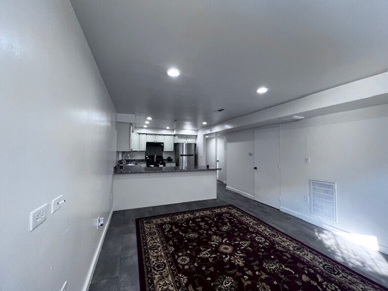 Building Photo - 731 Willow St