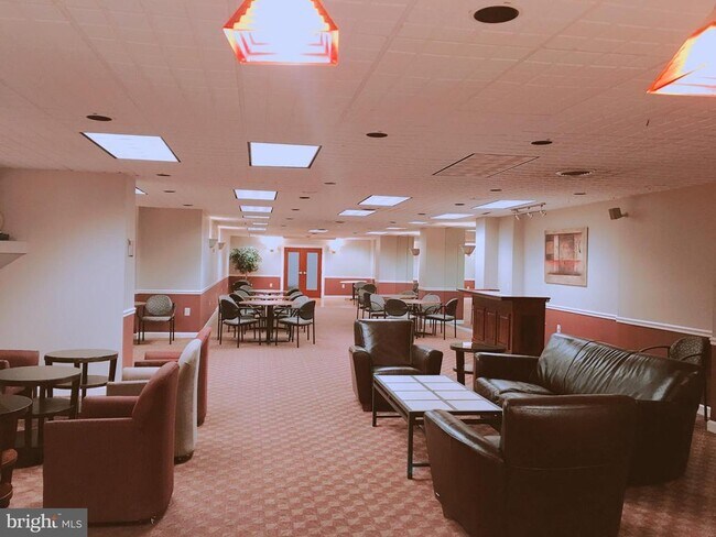 Building Photo - 5500 Holmes Run Pkwy