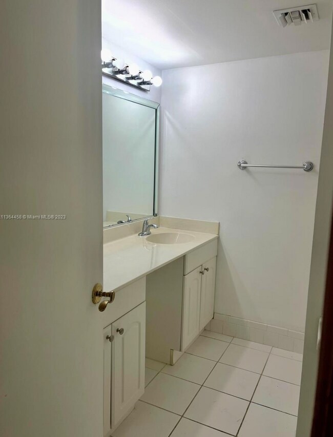 Building Photo - 6800 Cypress Rd