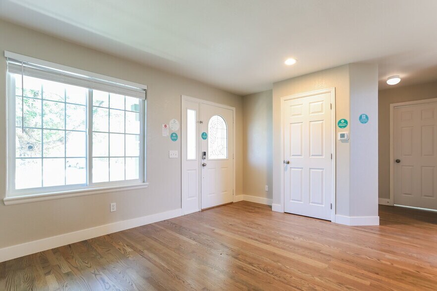 Building Photo - 19754 New Market Ct