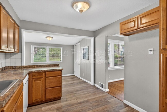 Building Photo - 1223 Rapid Dr