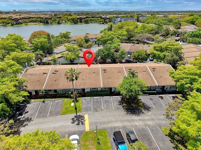 Building Photo - 518 NE 199th Ln