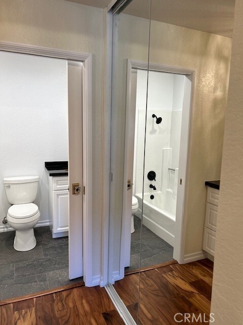 Building Photo - 2601 S Broadmoor Dr