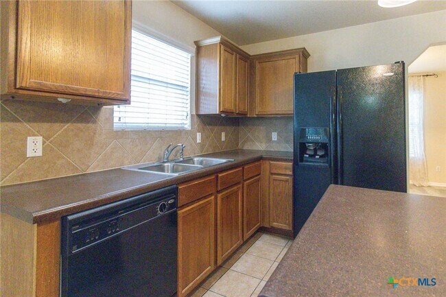 Building Photo - 2203 Love Rd