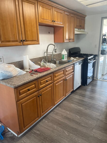 Building Photo - 1362 W Orange Grove Ave