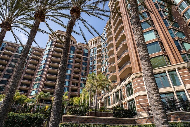 Building Photo - 500 W Harbor Dr