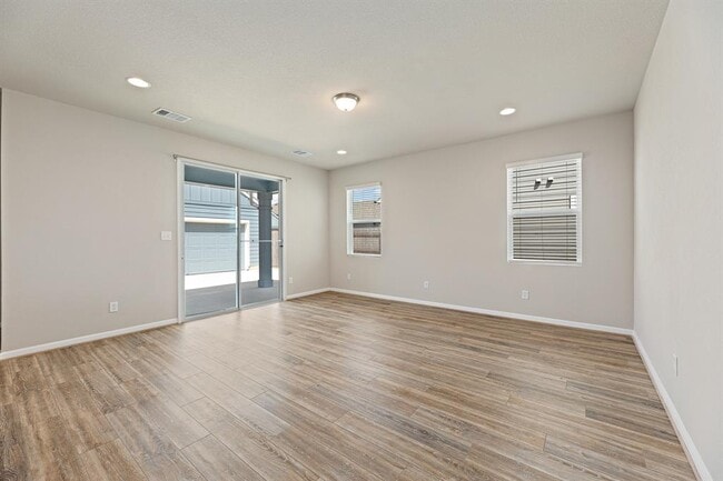 Building Photo - 207 Cherry Blossom Ln