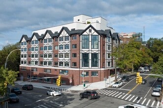 Building Photo - 44-20 Douglaston Pkwy