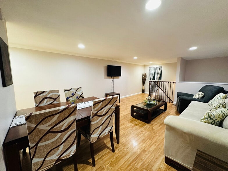 Building Photo - 50 August Ct