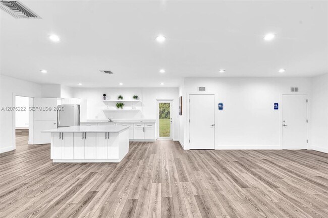 Building Photo - 101 SW 75th Ave