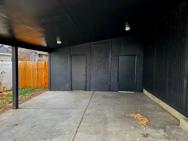 Building Photo - 1968 E 5850 S