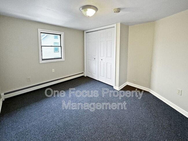 Building Photo - 305 S Jones St