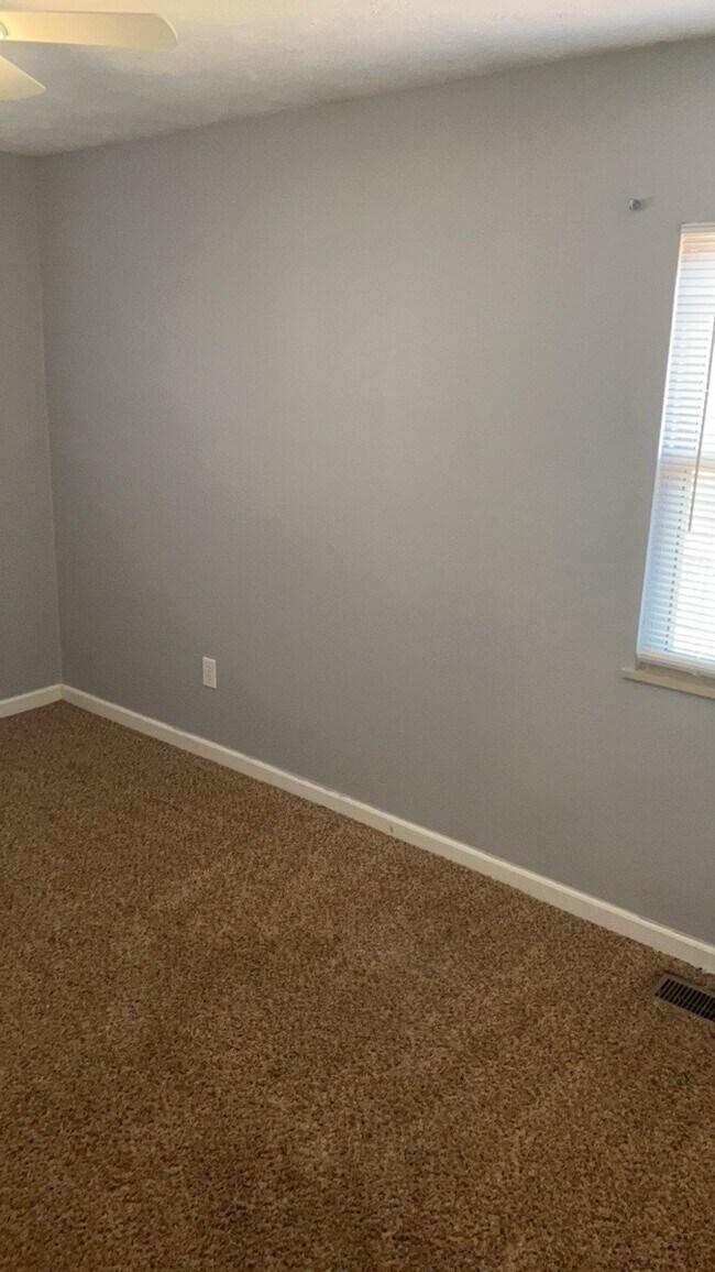 Building Photo - 325 Halifax Dr