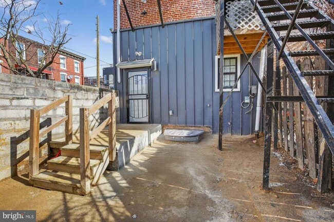 Building Photo - 2046 E Huntingdon St