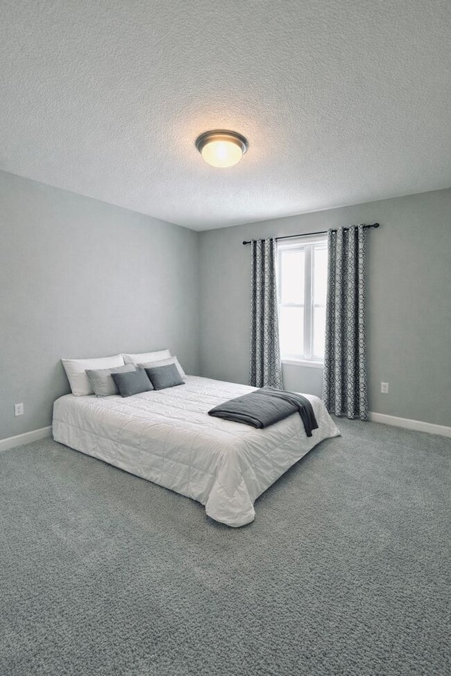 Building Photo - Beautiful New Construction 5bed 4bath Home in Otsego