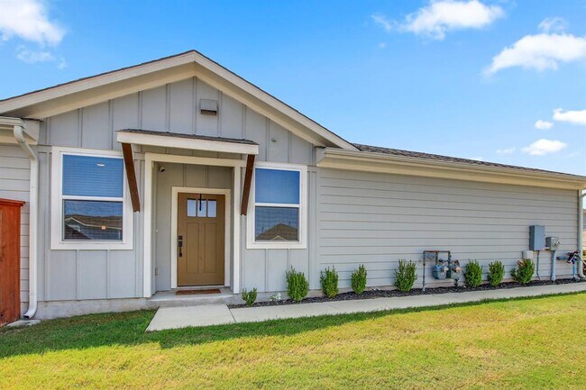 Building Photo - 501 Peace Dr
