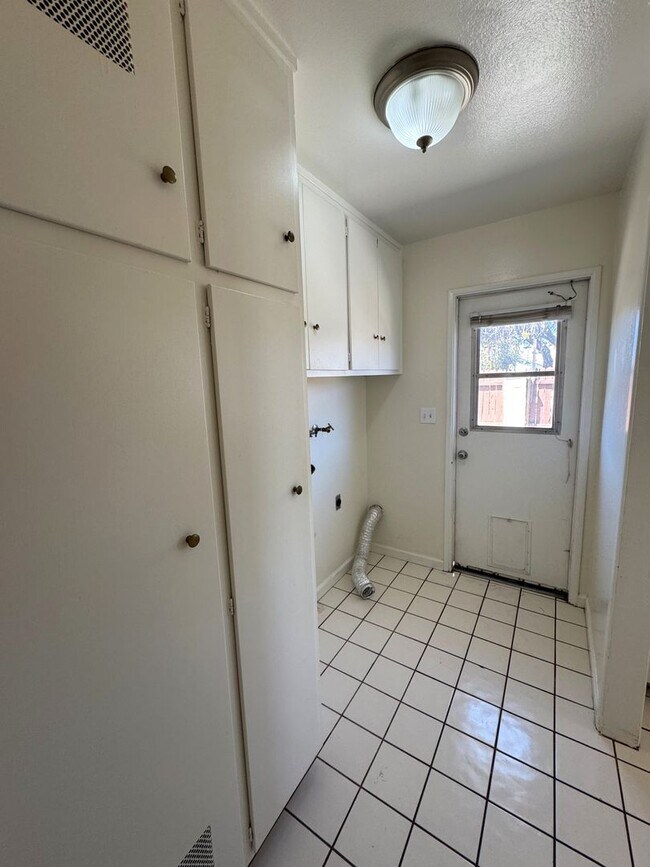 Building Photo - 9304-9306 ElCajon