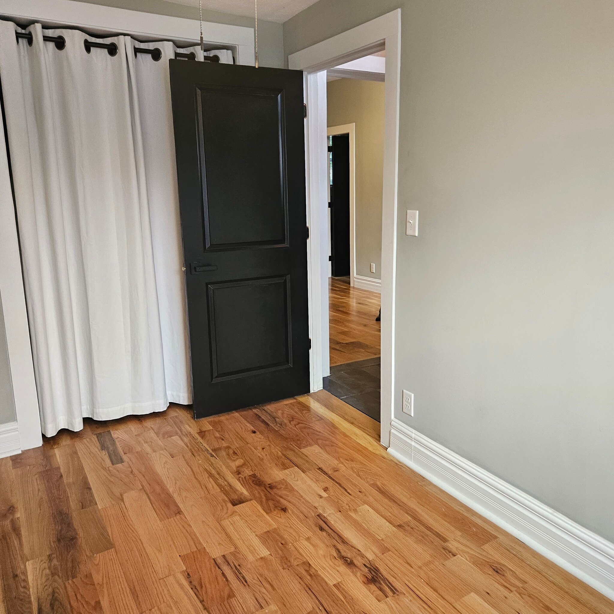 Dining room/ office - 811 Tyler St