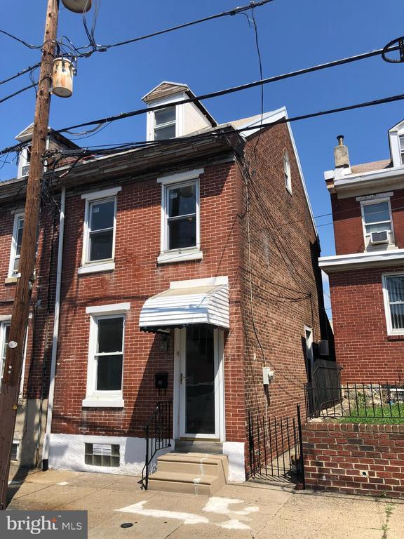 Building Photo - 2713 Kirkbride St