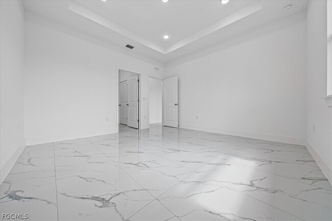 Building Photo - 3813 25th St SW