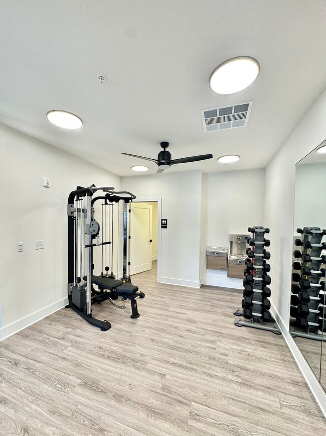 Building Photo - Discover Your Perfect 2-Bed Apartment at Brixton!