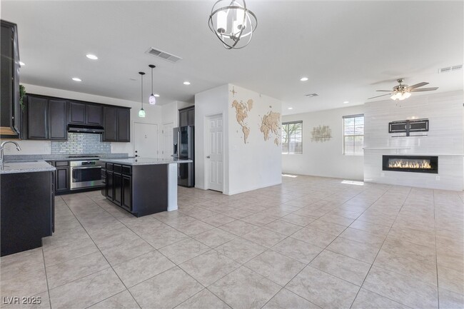 Building Photo - 10925 Jordyn Hill St