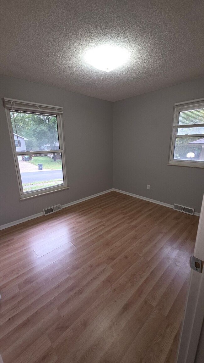 Building Photo - Coming Soon – Newly Updated 3 Bedroom Home...