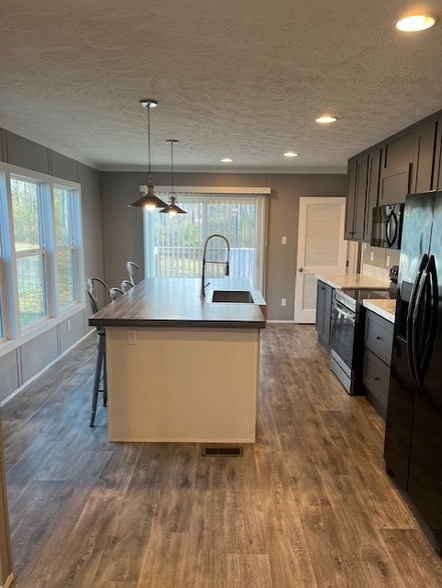 Building Photo - 733 Athens Rd