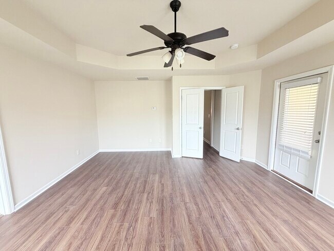 Building Photo - 5230 Brierstone Dr