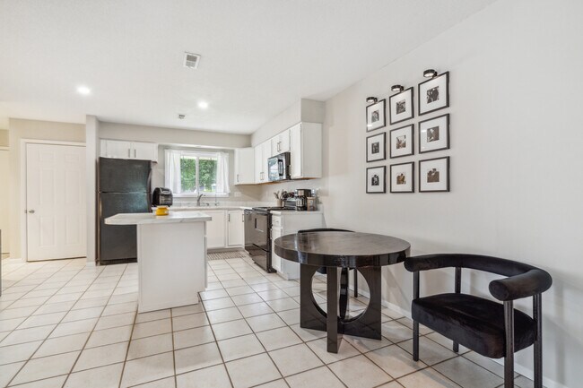 Building Photo - 189 Stephans St