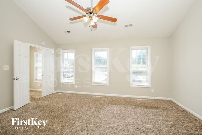 Building Photo - 4912 Heritage Woods Ct