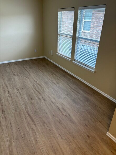 Living room - 9710 SW 17th St