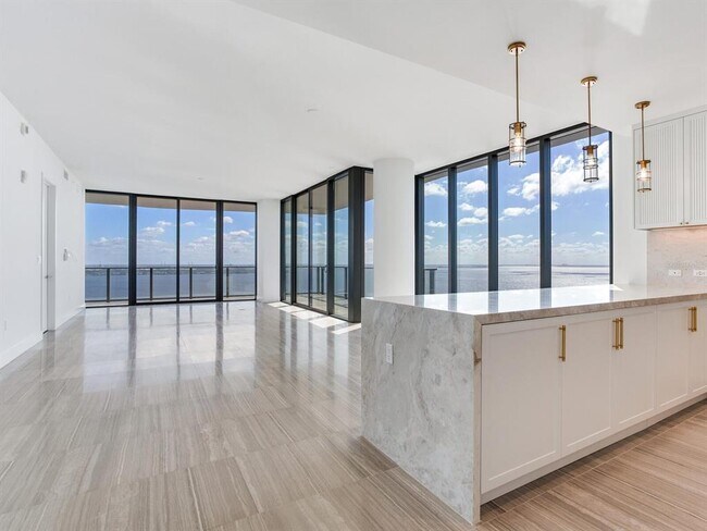 Building Photo - 2912 W Santiago St