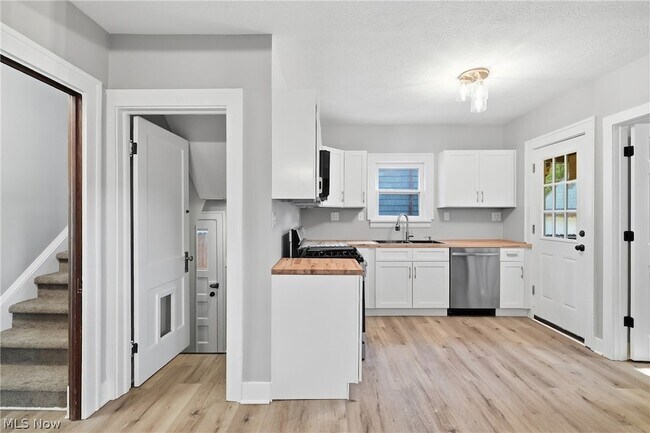 Building Photo - 1539 Elbur Ave