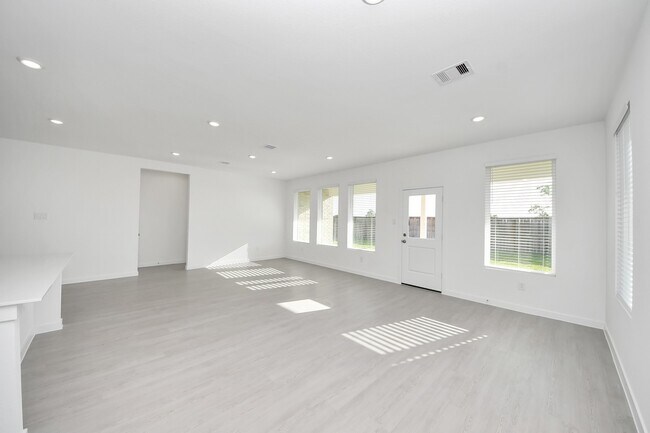 Building Photo - 16310 Chestnut Hvn Ln