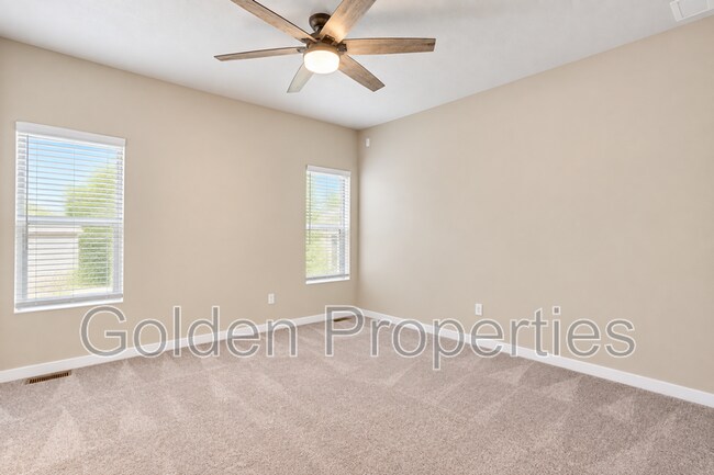 Building Photo - 12153 W Moorfield Ave