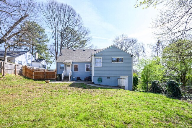 Building Photo - 3265 N Fulton Ave