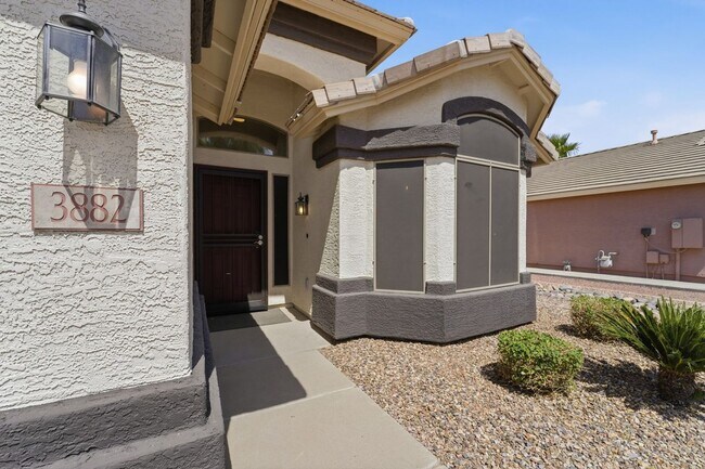Building Photo - Welcome to this well-maintained 3-bedroom, 2-bath home in Gilbert, AZ!