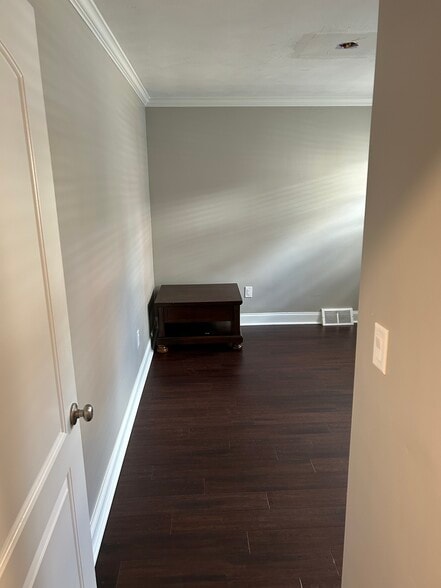 Building Photo - 4054 Howley St