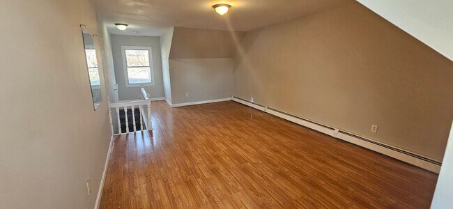 Building Photo - 4 Bed 1.5 Bath in Trenton